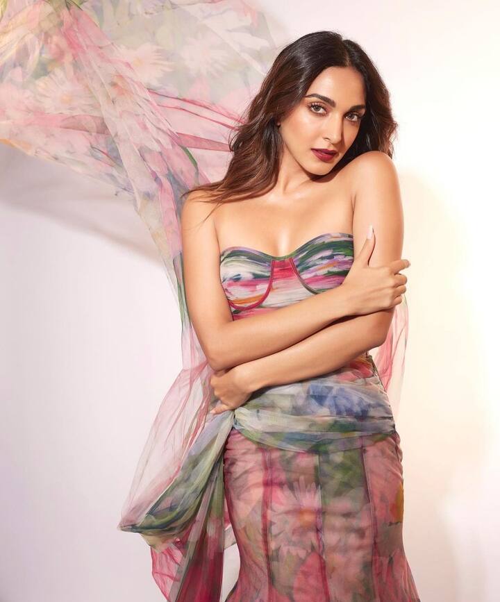 Kiara's ability to make a statement with minimalist pieces speaks about her fashion sensibilities.