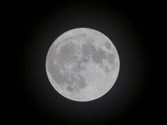 Chandrayaan Landing On Moon : चंद्र दिसतो गोल पण गोल नाही, नेमका कसा आहे चंद्राचा आकार?