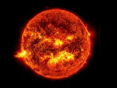 हमारे सूरज की 'मौत' होगी तो कैसा होगा अंतरिक्ष में नजारा? तस्वीरें खोल रहीं राज