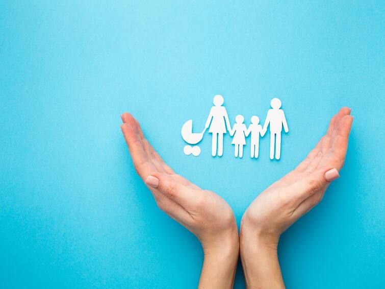 Traditional Life Insurance Vs Term Life Insurance: Which Is Better for You and Why HDFC Life Click 2 Protect Super: பாரம்பரிய ஆயுள் காப்பீடும், டெர்ம் ஆயுள் காப்பீடும்: உங்களுக்கு எது சிறந்தது? ஏன்?