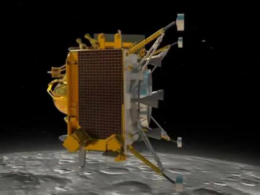 ਚੰਦਰਯਾਨ-3 ਚੰਦਰਮਾ ਦੇ ਦੱਖਣੀ ਧਰੁਵ 'ਤੇ ਉਤਰਨ ਵਾਲਾ ਪਹਿਲਾ ਪੁਲਾੜ ਯਾਨ ਹੈ। ਇਹ ਚੰਦਰਮਾ ਦਾ ਉਹ ਹਿੱਸਾ ਹੈ ਜਿੱਥੇ ਹੁਣ ਤੱਕ ਕੋਈ ਨਹੀਂ ਪਹੁੰਚ ਸਕਿਆ ਹੈ। ਇਸ ਤੋਂ ਪਹਿਲਾਂ ਵੀ ਭਾਰਤ ਸਮੇਤ ਕਈ ਦੇਸ਼ ਇਸ ਹਿੱਸੇ ਤੱਕ ਪਹੁੰਚਣ ਦੀ ਕੋਸ਼ਿਸ਼ ਕਰ ਚੁੱਕੇ ਹਨ।