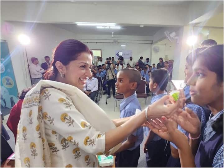 Tere Naam fame Bhumika Chawla celebrated her birthday with school children. Bhumika also danced with them and shared pics of the same on social media
