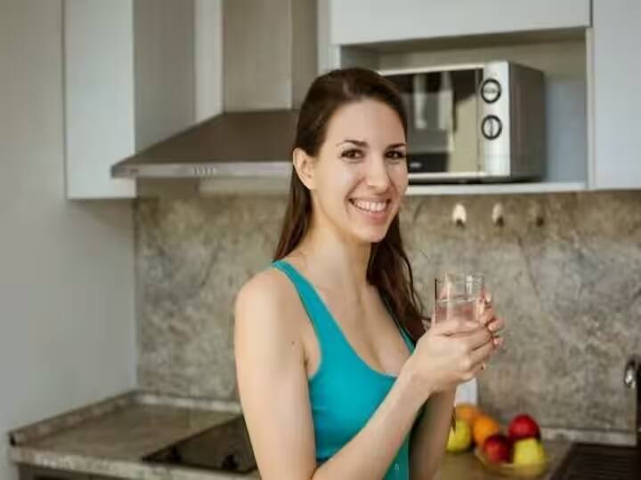 After how long should you drink water after   eat know what advice the experts gave Health: જમ્યાં બાદ કેટલા સમય બાદ પાણી પીવું જોઇએ, જાણો એક્સ્પર્ટે શું આપી સલાહ