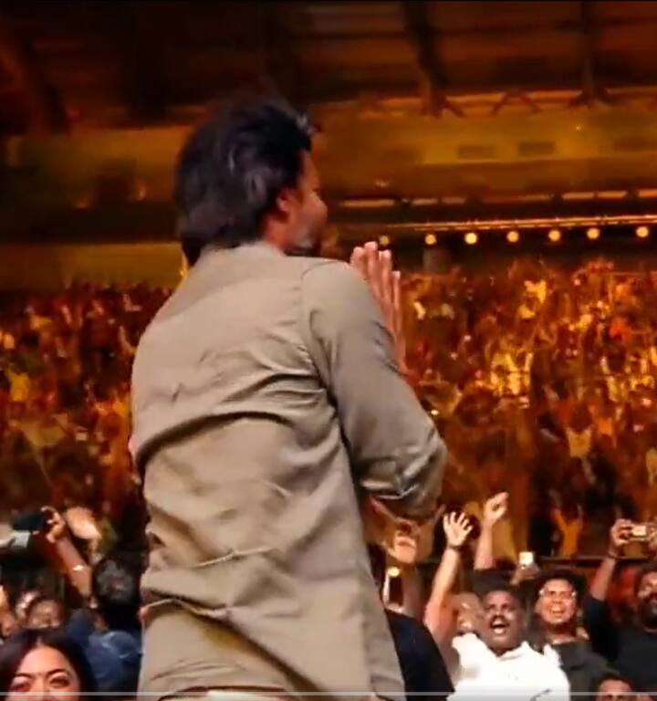 சமீபநாட்களாக லியோ படத்தின் இசை வெளியீட்டு விழா மலேசியாவில் நடைபெற உள்ளதாக தகவல் வெளியானது. ஆனால் தற்போதைய தகவலின் படி சென்னை நேரு உள் விளையாட்டு அரங்கில் செப்டம்பர் மாத இறுதியில் நடைபெறவுள்ளதாக நெருங்கிய சினிமா திரைவட்டாரங்கள் தெரிவிக்கின்றன.