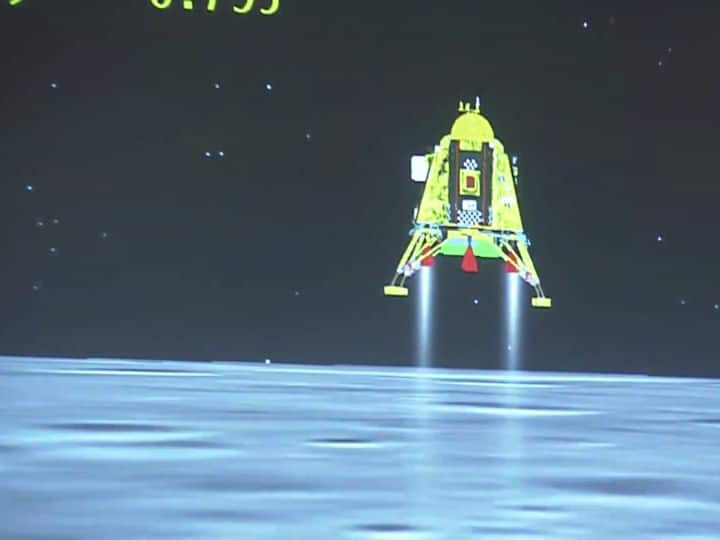Chandrayaan 3 Soft Landing on Moon Gautam Adani To Anand Mahindra Congratulates ISRO For Chandrayaan 3 Mission And Successful Landing Chandrayaan 3: चंद्रयान 3 की सफल लैंडिंग पर कॉरपोरेट जगत के दिग्गजों ने दी बधाई, बोले - दुनिया ने मान लिया भारत के वैज्ञानिकों की मेधाशक्ति