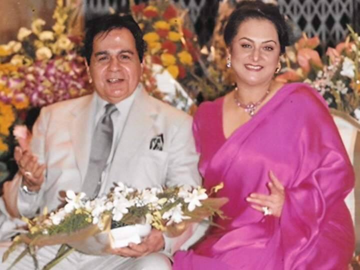 सायरा लिखती हैं कि अगले कुछ दिनों में दिलीप ने हर दूसरी रात मद्रास से बंबई तक तूफानी उड़ानों में यात्रा की और उनके साथ डिनर किया. उन्होंने लिखा- इन जादुई शामों में से एक में उन्होंने सवाल किया 