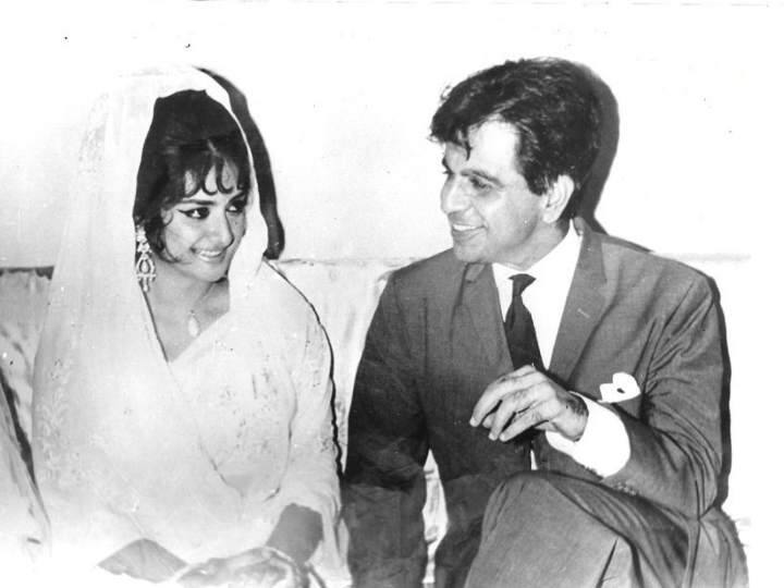 बता दें कि सायरा ने 16 साल की उम्र में ही फिल्मों में काम करना शुरू कर दिया था.  एक्ट्रेस जब 22 साल की हुईं तो उन्होंने दिलीप कुमार से शादी कर ली थी. उस समय दिलीप कुमार की उम्र 44 साल थी.