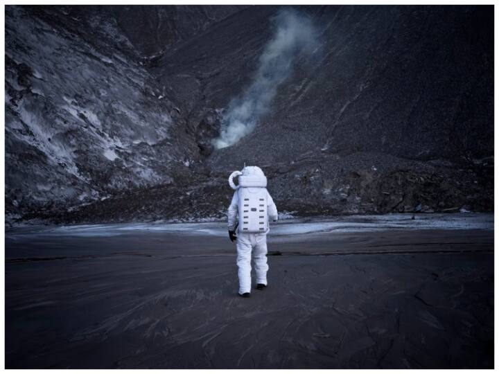 इसके अलावा अब पानी होने के भी सबूत मिल रहे हैं, लेकिन ऐसा नहीं है कि ये पीने वाला पानी है.