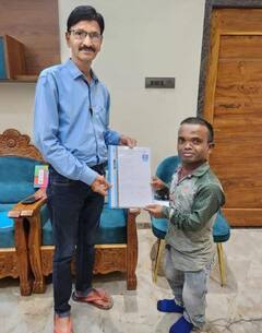 तीन फीट के बल्दूराम नरेटी ने चुनाव में टिकट के लिए किया आवेदन, हर तरफ हो रही चर्चा