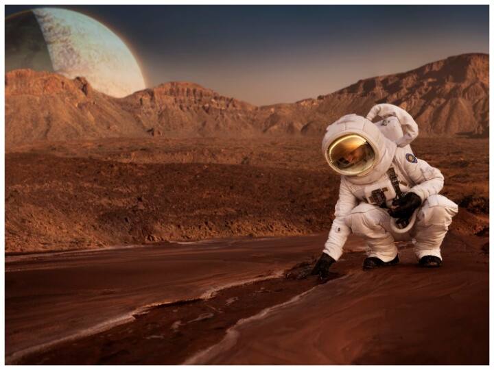 नेशनल साइंस सोसाइटी की एक रिपोर्ट के हिसाब से चांद पर बेरिलियम, लिथियम, ज़िरकोनियम, नाइओबियम, टैंटलम इत्यादि जैसे कई दुर्लभ मिनरल्स भी पाए जाने की संभावना है.