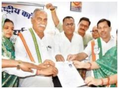 टिकट की दावेदारी के लिए बन रहा रोमांचक माहौल, पिता-पुत्री और पति-पत्नी ने किया आवेदन