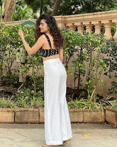 Mithila Palkar : परी म्हणू की सुंदरा... मिथिलाच्या अदांवर सारेच फिदा