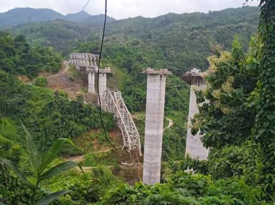 mizoram-under-construction-railway-bridge-collapse-many-people-killed Mizoram Railway Bridge Collapse: ਮਿਜ਼ੋਰਮ 'ਚ ਡਿੱਗਿਆ ਰੇਲਵੇ ਪੁਲ, 17 ਮਜ਼ਦੂਰਾਂ ਦੀ ਮੌਤ, 30 ਤੋਂ ਵੱਧ ਜ਼ਖ਼ਮੀ