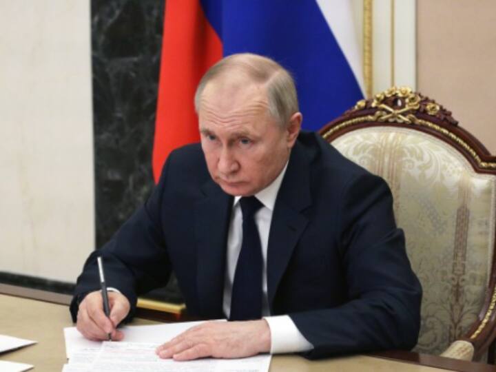 Kremlin Spokesperson Says Russian President Vladimir Putin Is Well And Use Of Body Double Is A Hoax Putin Health:'তরতাজা রয়েছেন রুশ প্রেসিডেন্ট, বডি ডাবল ব্যবহারের খবর হাস্যকর', প্রতিক্রিয়া ক্রেমলিনের