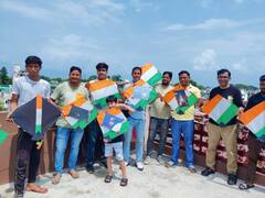 Chandrayaan 3: चंद्रयान 3 की सफल लैंडिंग की मनोकामना के लिए आसमान में उड़ाई गई तिरंगा-चंद्रयान बनी पतंग, देखें तस्वीरें