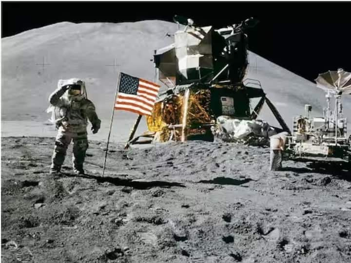 America Apollo 11 mission under questions how American flag fly on the moon without wind चांद पर बिना हवा के कैसे लहराया अमेरिका का झंडा? मिशन पर ही उठने लगे थे सवाल