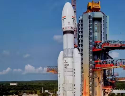 ਇਸਰੋ ਦੇ ਅਨੁਸਾਰ ਜਦੋਂ ਚੰਦਰਯਾਨ ਨੂੰ ਧਰਤੀ ਤੋਂ ਪੁਲਾੜ ਵਿੱਚ ਭੇਜਿਆ ਗਿਆ ਸੀ, ਲੈਂਡਰ ਅਤੇ ਰੋਵਰ ਸਮੇਤ ਇਸਦਾ ਕੁੱਲ ਵਜ਼ਨ 3,900 ਕਿਲੋਗ੍ਰਾਮ ਸੀ। ਜਦੋਂ ਕਿ ਲੈਂਡਰ ਦਾ ਭਾਰ 1,500 ਕਿਲੋਗ੍ਰਾਮ ਹੈ, ਰੋਵਰ ਦਾ ਭਾਰ 26 ਕਿਲੋਗ੍ਰਾਮ ਹੈ।