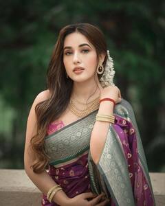 Photos: નેપાળી હસીના Aditi Budhathokiએ સાડી લૂકમાં બતાવ્યો એથનિક અવતાર, જુઓ સુંદરતા