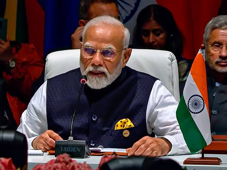 Modi In South Africa Day 3: PM To Attend BRICS Africa Outreach Session, Hold Bilateral Talks Modi In South Africa Day 3: PM To Attend BRICS Africa Outreach Session, Hold Bilateral Talks