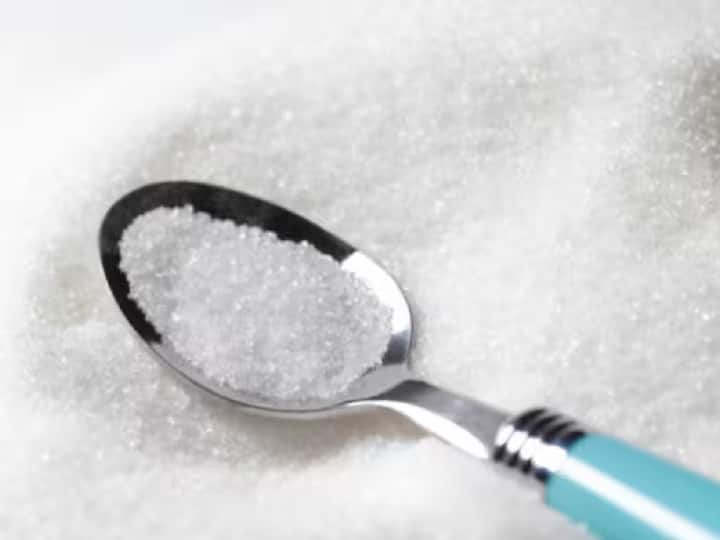 India to ban sugar exports for first time in 7 years Report வெள்ளை அரிசியை தொடர்ந்து சர்க்கரை ஏற்றுமதிக்கு விரைவில் தடை விதிக்க அரசு முடிவு?