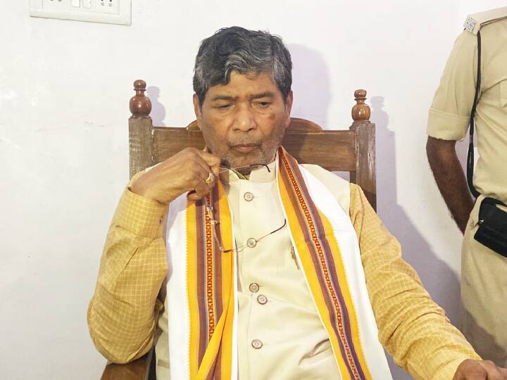 पशुपति पारस को मिली जान से मारने की धमकी, कहा- 'आप चिराग पासवान के खिलाफ बोलते हैं, बर्बाद...'
