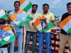 Chandrayaan 3: चंद्रयान 3 की सफल लैंडिंग की मनोकामना के लिए आसमान में उड़ाई गई तिरंगा-चंद्रयान बनी पतंग, देखें तस्वीरें