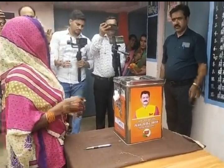 MP Elections 2023: चुनाव मैदान में उतरने के लिए MP के सबसे अमीर विधायक ने कराया सर्वे, कांग्रेस ने बताया 'फर्जीवाड़ा' MP Assembly Elections 2023 Congress Claims Survey of MLA Sanjay Pathak is Fake ANN MP Elections 2023: चुनाव मैदान में उतरने के लिए MP के सबसे अमीर विधायक ने कराया सर्वे, कांग्रेस ने बताया 'फर्जीवाड़ा'