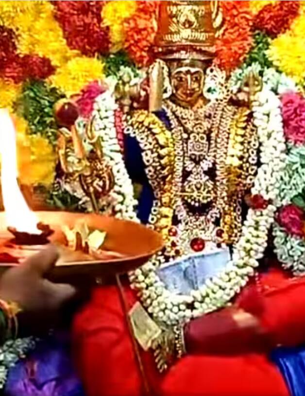 சந்திரயான் வெற்றிக்கு விழுப்புரம் மாவட்டம் மேல்மலையனூர் அங்காளம்மன் கோவிலில் ஸ்ரீ அங்காள பரமேஸ்வரி அம்மனுக்கு சிறப்பு அபிஷேகம் செய்யப்பட்டு பூஜைகள் நடத்தப்பட்டது.
