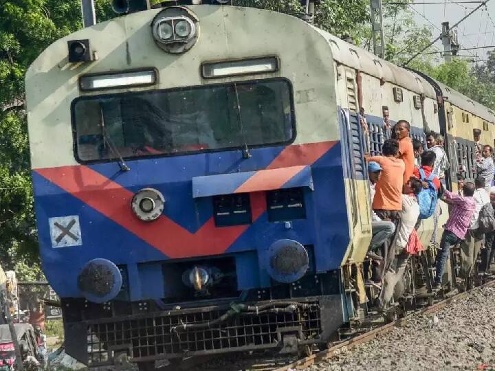 One in every four train is running late these factors affected railway time table Trains Running Late: हर चौथी ट्रेन चल रही समय से देर, जानें क्यों इस साल बिगड़ा है भारतीय रेल का टाइम-टेबल?