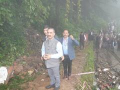 'पहाड़ दरक रहे हैं, घर से बाहर न निकलें', हिमाचल के सीएम ने जनता से की अपील