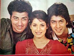 ਦੱਸ ਦੇਈਏ ਕਿ ਸੰਨੀ ਦਿਓਲ ਦੀ ਫਿਲਮ 'ਗਦਰ 2' ਰਿਲੀਜ਼ ਦੇ ਕਈ ਦਿਨਾਂ ਬਾਅਦ ਵੀ ਸਿਨੇਮਾਘਰਾਂ 'ਚ ਚੱਲ ਰਹੀ ਹੈ। ਫਿਲਮ ਨੇ ਹੁਣ ਤੱਕ 400 ਕਰੋੜ ਰੁਪਏ ਕਮਾ ਲਏ ਹਨ।