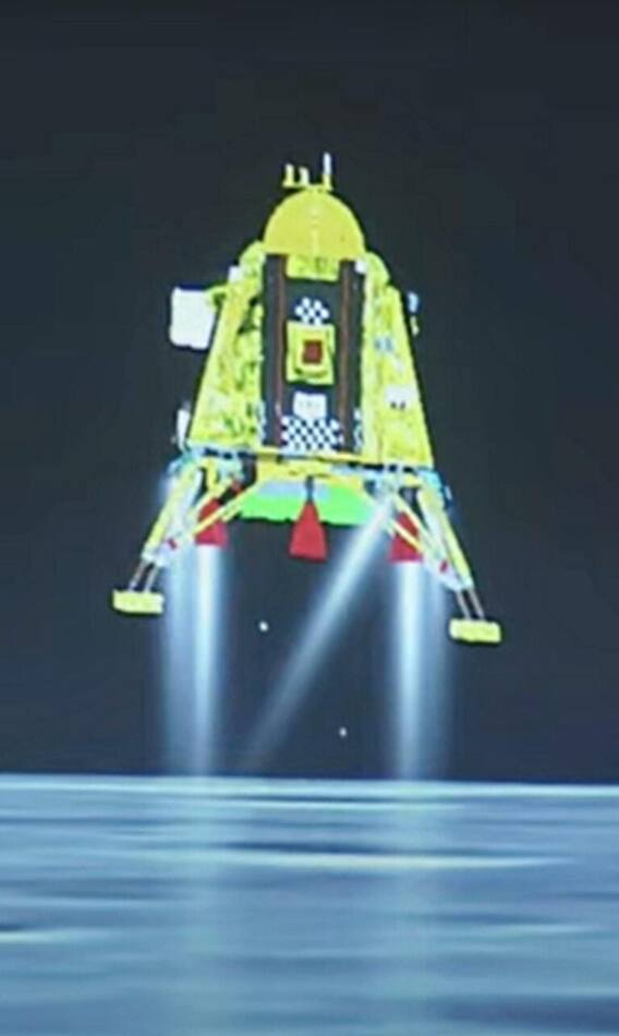 मोहिम फत्ते! इस्रोचं चांद्रयान-3 चंद्राच्या कुशीत