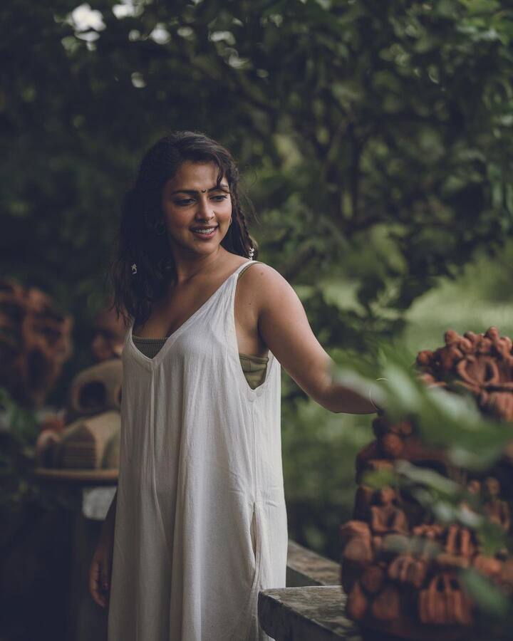 ఈమె సినిమాలు చేస్తూ మధ్యలో బ్రేక్ తీసుకుని తనకు ఇష్టమైన పనులు చేసుకుంటోంది. -Image credit: Amala Paul/Instagram