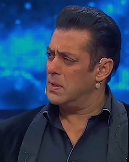 'लेकिन कहीं न कहीं चुप रहकर उसने मुझको बहुत संभाला है.' शाहरुख के इस स्टेटमेंट पर सोशल मीडिया पर तमाम लोग कयास लगाने लगे थे कि शाहरुख यहां अपने अफेयर की बात कह रहे हैं.