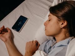 ఐఫోన్‌ యూజర్లకు కంపెనీ హెచ్చరిక - ఇలాంటి పనులు అసలు చేయొద్దని సూచన