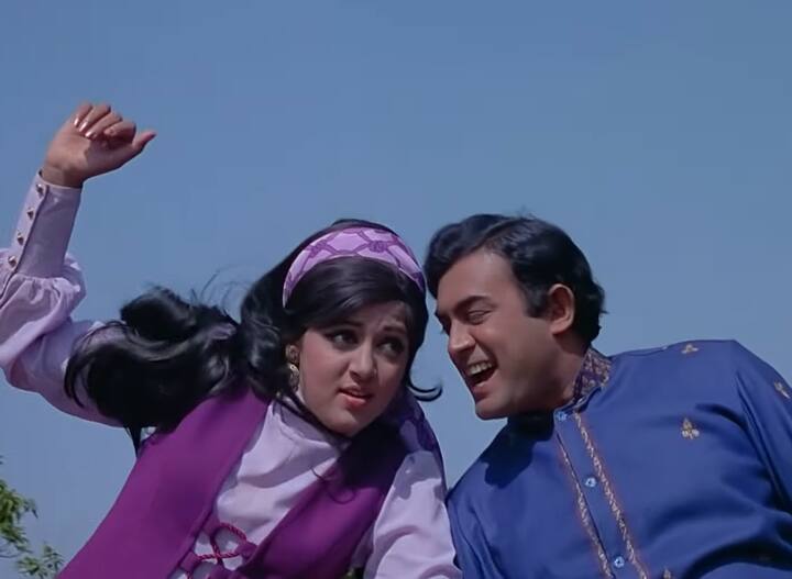 संजीव कुमार ने हेमा मालिनी के साथ फिल्म सीता और गीता में काम किया था. इस फिल्म की शूटिंग के दौरान उन्हें हेमा से बइंतेहा मोहब्बत हो गई थी.