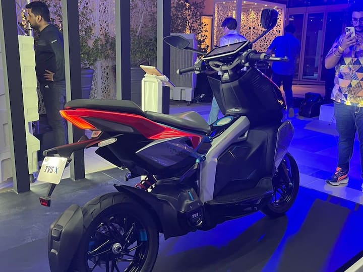 The X's styling is both concept-like and aggressive, complemented by a split-seat layout. (Image Source: Somnath Chatterjee)