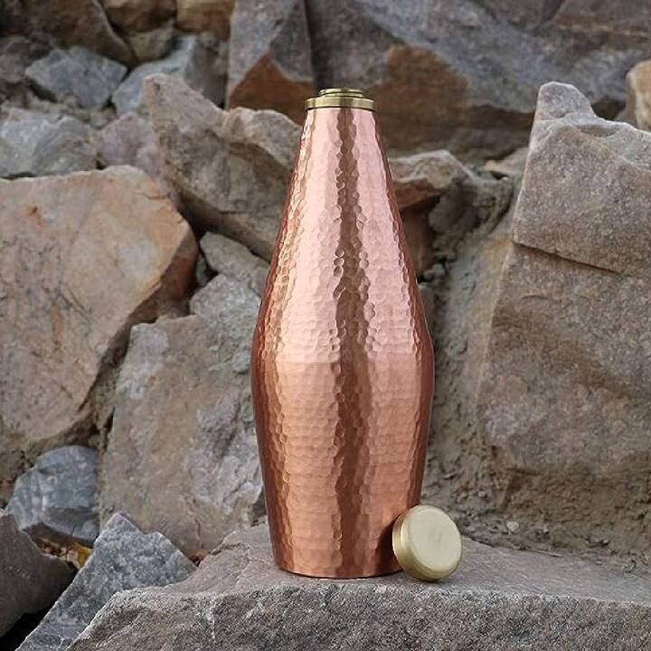 ਖਾਸ ਕਰਕੇ ਤਾਂਬੇ ਦੀ ਬੋਤਲ ਪੀਣ ਵਾਲੇ ਪਾਣੀ ਲਈ ਵਰਤੀ ਜਾਂਦੀ ਹੈ। ਗੰਦੀ ਬੋਤਲ ਦਾ ਪਾਣੀ ਪੀਣ ਨਾਲ ਵੀ ਤੁਸੀਂ ਬਿਮਾਰ ਹੋ ਸਕਦੇ ਹੋ।