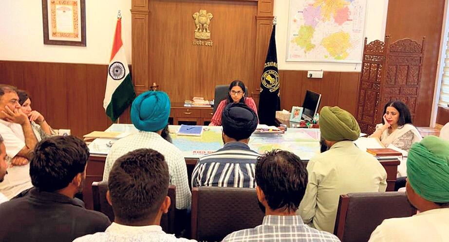 drugs will be banned in punjab youth of the villages will take charge themselves details inside Punjab: ਪੰਜਾਬ 'ਚ ਨਸ਼ਿਆਂ ਨੂੰ ਲੱਗੇਗਾ ਬੰਨ੍ਹ! ਪਿੰਡਾਂ ਦੇ ਨੌਜਵਾਨਾਂ ਨੇ ਖੁਦ ਸੰਭਾਲੀ ਕਮਾਨ, ਲੱਗਣਗੇ ਠੀਕਰੀ ਪਹਿਰੇ, ਪੁਲਿਸ ਵੈਨਾਂ ਕਰਨਗੀਆਂ ਗਸ਼ਤ