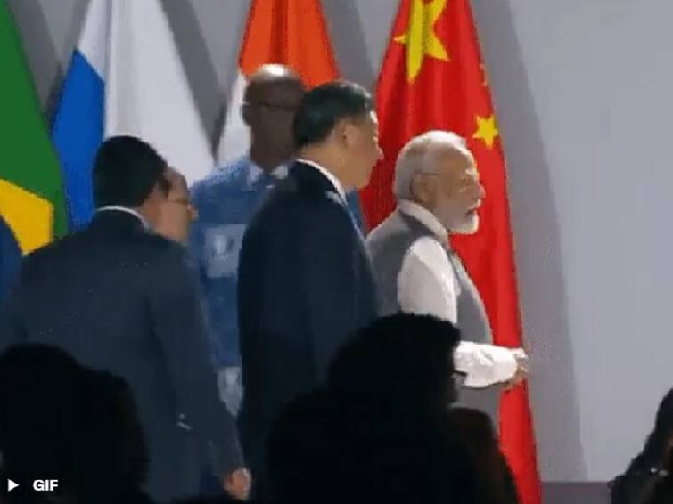PM Modi, China’s Xi Jinping Walk Together And Chat At Brics Summit Brics Summit 2023: బ్రిక్స్ సదస్సులో కలిసి నడుస్తూ, ముచ్చటించిన మోదీ, జీ జిన్‌పింగ్‌