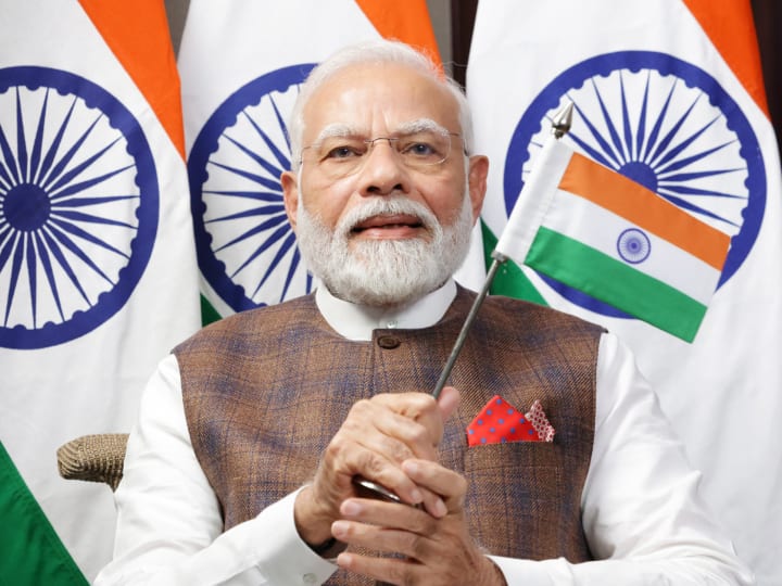 Chandrayaan 3 Soft Landing on Moon PM Modi will meet isro Scientist after return in india from Brics summit Chandrayaan-3: भारत लौटते ही इसरो वैज्ञानिकों से मिलेंगे पीएम मोदी! पहले ही कर चुके हैं वादा