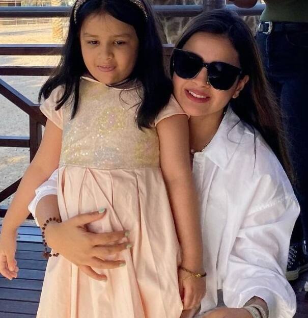chandrayaan 3: MS Dhoni's Daughter Ziva Celebrates Chandrayaan-3 Historic Landing Video:  chandrayaan 3ના સફળ લેન્ડિંગ પર ખુશીથી ઝૂમી ઉઠી ધોનીની દીકરી, ઐતિહાસિક ક્ષણ જોતા જોતા આ રીતે કરી ઉજવણી