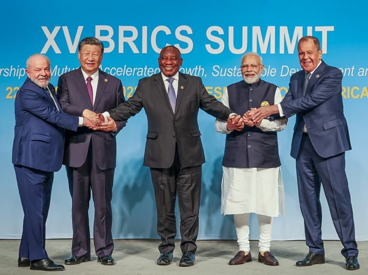 पीएम मोदी ने शी जिनपिंग से कहा, 'भारत-चीन संबंधों को सामान्य बनाने के लिए LAC का सम्मान जरूरी