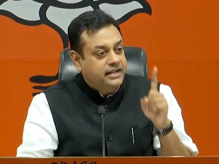 BJP leader Sambit Patra attack congress on Mani Shankar Aiyar Remarks on Atal Bihari Vajpayee and Narasimha Rao मणिशंकर अय्यर के बयान पर BJP का कांग्रेस पर वार, '2024 का चुनाव है और एक बार फिर से मुकुट मणि बाहर हैं'