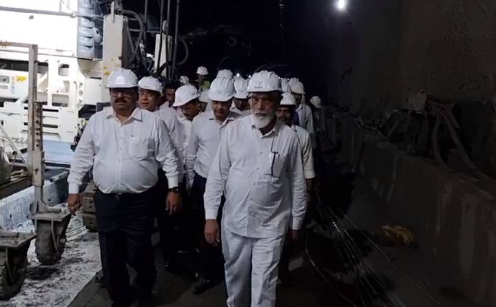 पुणे-मुंबई द्रुतगती मार्गावर सध्या लोणावळा ते खालापूर हे अंतर 19 किलोमीटर इतके आहे.