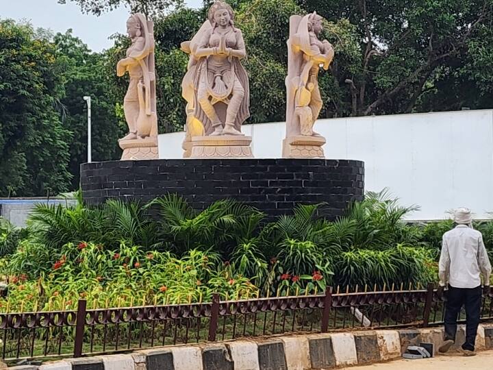 G20 Summit 2023 in Delhi: देश पहली बार G-20 की अध्यक्षता करने जा रहा है. इस सम्मेलन को लेकर बीते साल से ही तैयारियां चरम पर है. जी-20 सम्मेलन को लेकर दिल्ली सरकार की तैयारियां अंतिम चरण में है. 31 अगस्त तक तैयारियों के काम को पूरा करने का लक्ष्य है. जहां लोगों को G-20 के बारे में बताने और उनकी सहभागिता बढ़ाने के लिए देशभर के शहरों में तरह-तरह के कार्यक्रमों हो चुके हैं.