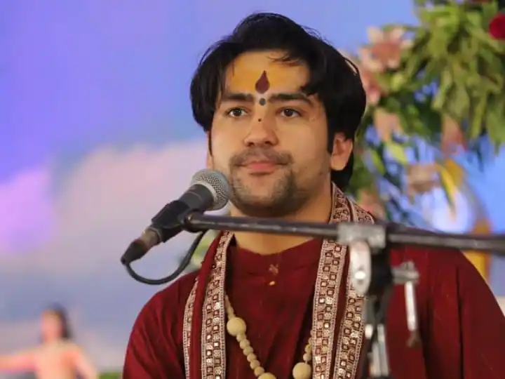 Bagehswar Dham News: पंडित धीरेंद्र शास्त्री के नाम पर अवैध वसूली, बाबा ने सूचना जारी कर कहा- नहीं ली जाती कोई राशि