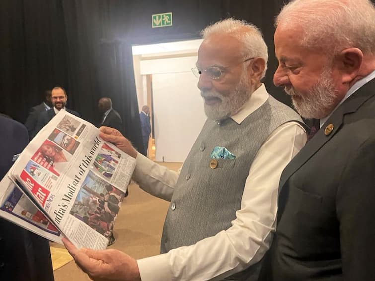 BRICS Summit Jaishankar Shares PM Modi Photo Reading South Africa Newspaper Chandrayaan 3 Jaishankar Shares PM Modi's Photo Checking News On Chandrayaan-3 In S Africa. This Is The Headline