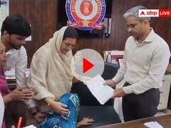 इंदौर में सिविल इंजीनियर की चाकू मारकर हत्या, न्याय के लिए मां ने पकड़े पुलिस कमिश्नर के पैर