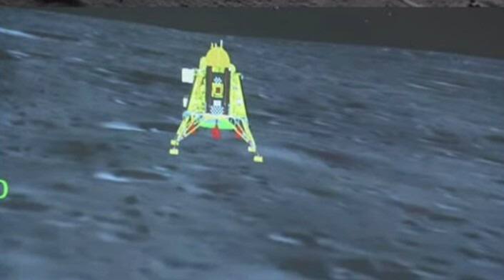 Chandrayaan 3 Landing: বিশ্বের প্রথম দেশ হিসেবে পা রেখেছে চাঁদের দুর্গম রহস্যে মোড়া অগম্য দক্ষিণ মেরুতে। সফট ল্যান্ডিয়ের সাফল্যে চতুর্থ দেশ হিসেবে নিজের স্থান পাকা করে নিয়েছে।